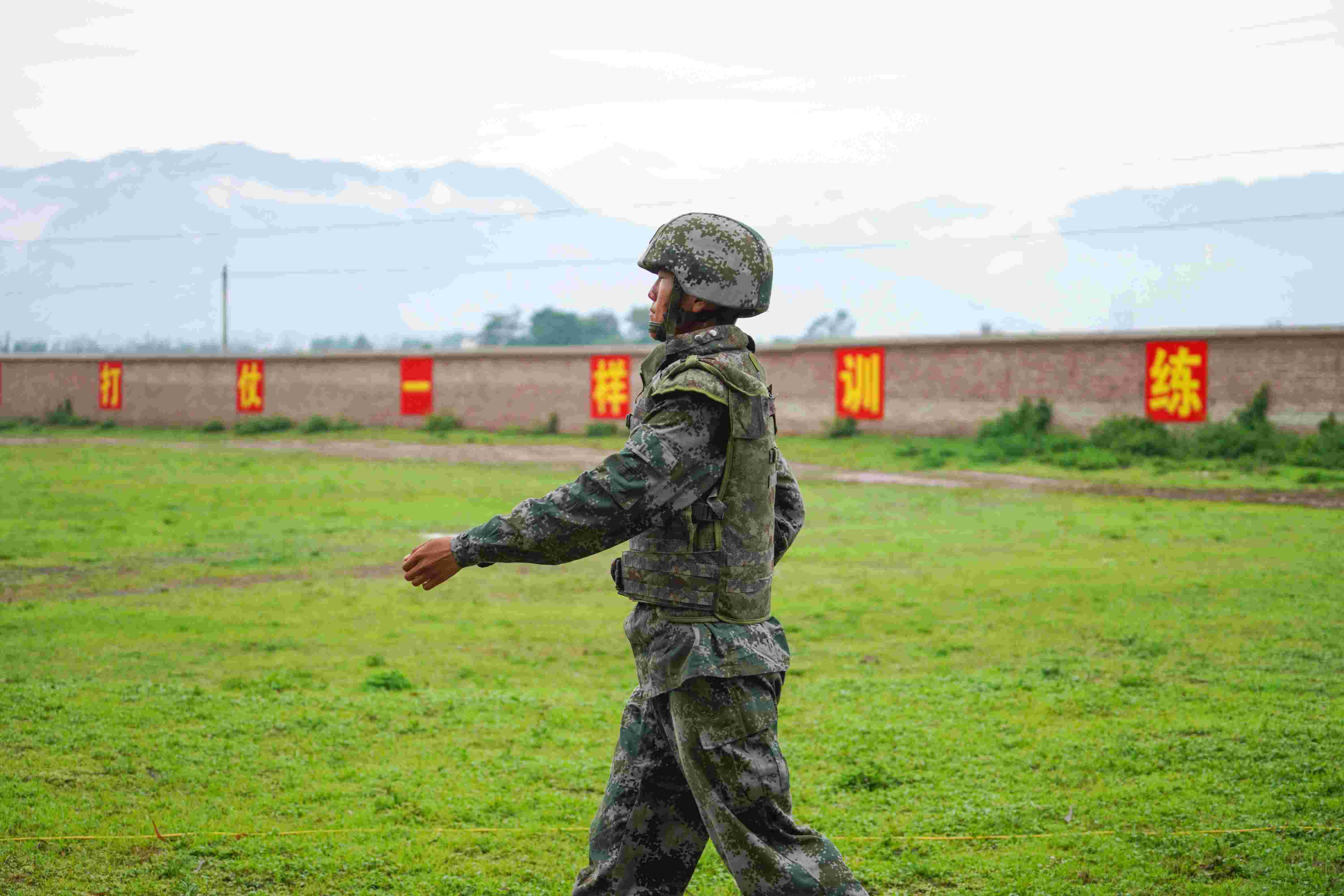 步兵版游戏是什么意思_步兵手机游戏_步兵手机游戏有哪些