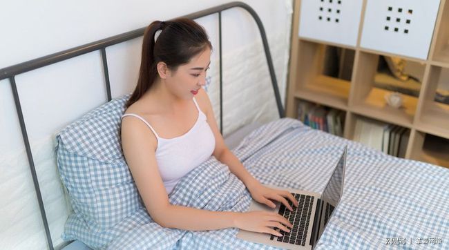 烫头发的时候能玩手机吗_打个游戏手机为什么要发烫_烫发的时候玩手机