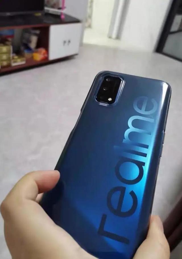 热玩游戏手机排行榜_有事打小强热线有用吗_q2pro打游戏手机热吗