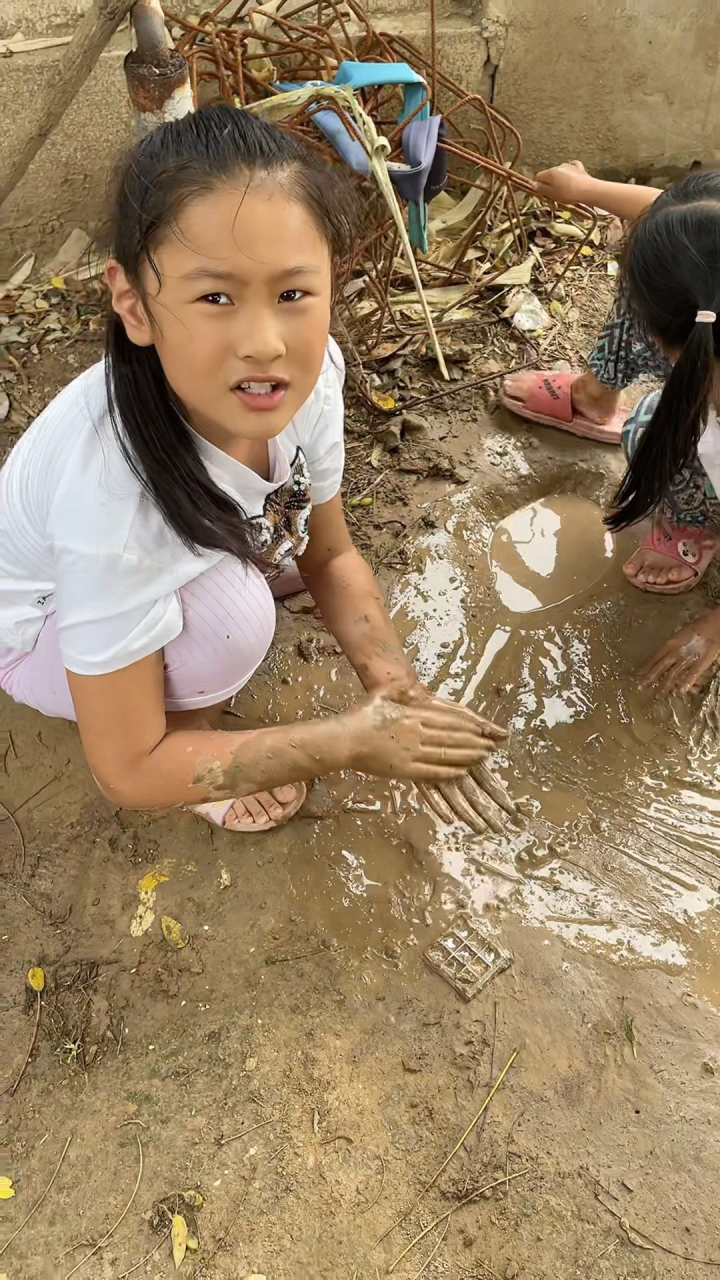 孩子用手机玩游戏的危害_儿童游戏在手机里玩的好处_小孩子游戏手机