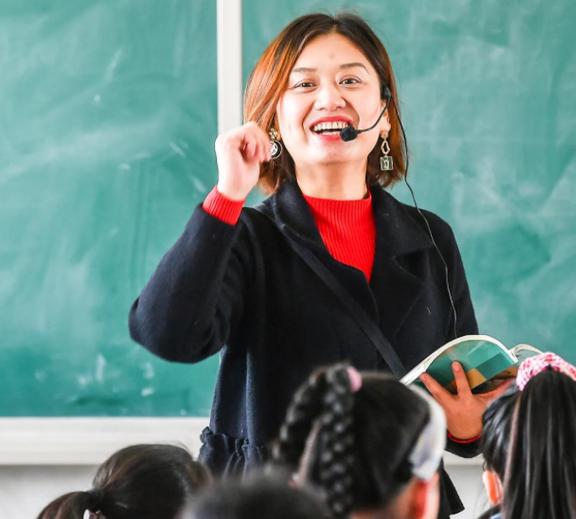 高二学生上课玩手机游戏_高二学生玩手机怎样劝解_高二的学生玩游戏玩手机咋办